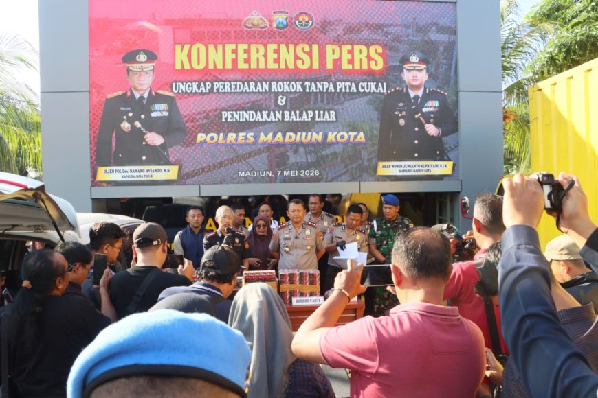 Polisi Amankan Pengiriman 3,1 Juta Batang Rokok Ilegal