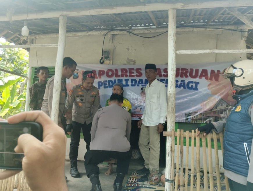 Polri Untuk Masyarakat, Warga Terima Bantuan Sosial